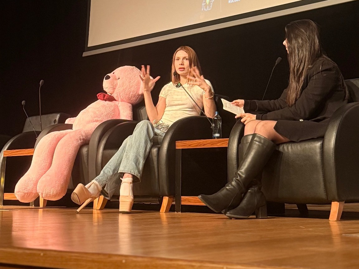 Business Talks — Aleyna Tilki